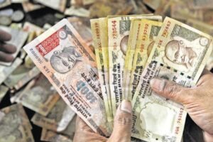 हाई कोर्ट का बड़ा आदेश: नोटबंदी की पुरानी करेंसी को अब चार हफ्तों तक बदलने का आदेश जारी